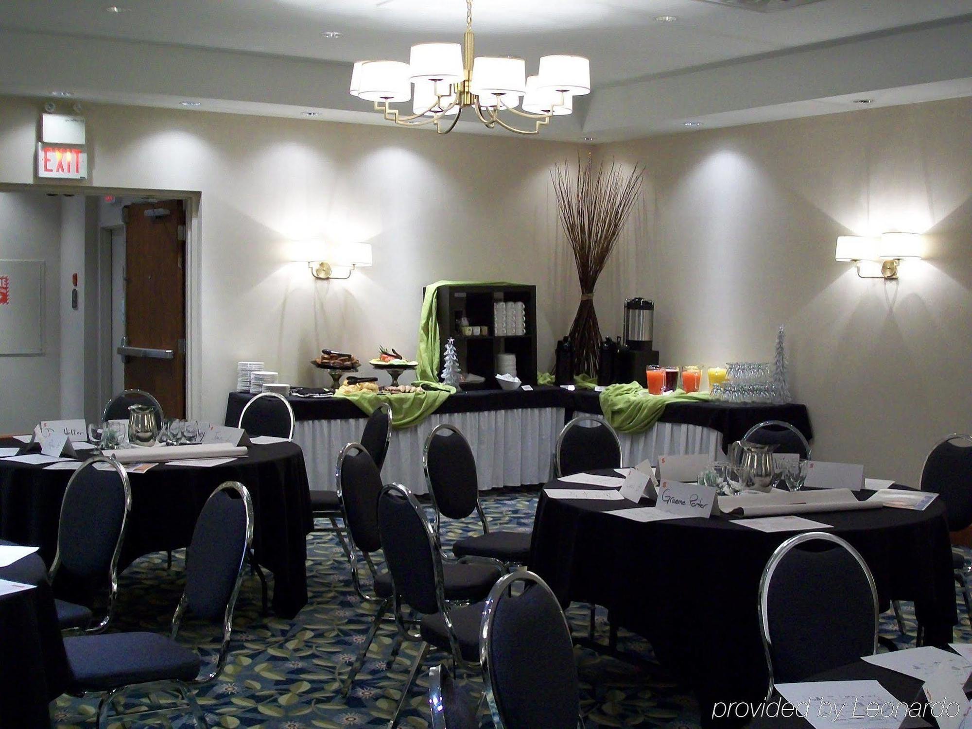 Amenida Residences, YYC Restoran fotoğraf